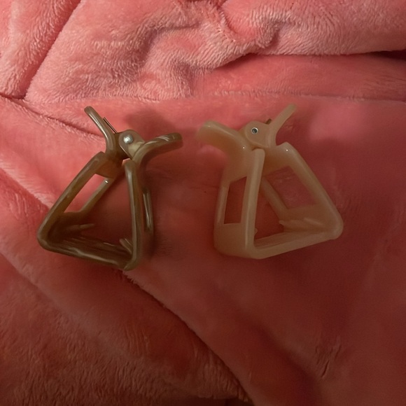 Claw Clips - Picture 2 of 3